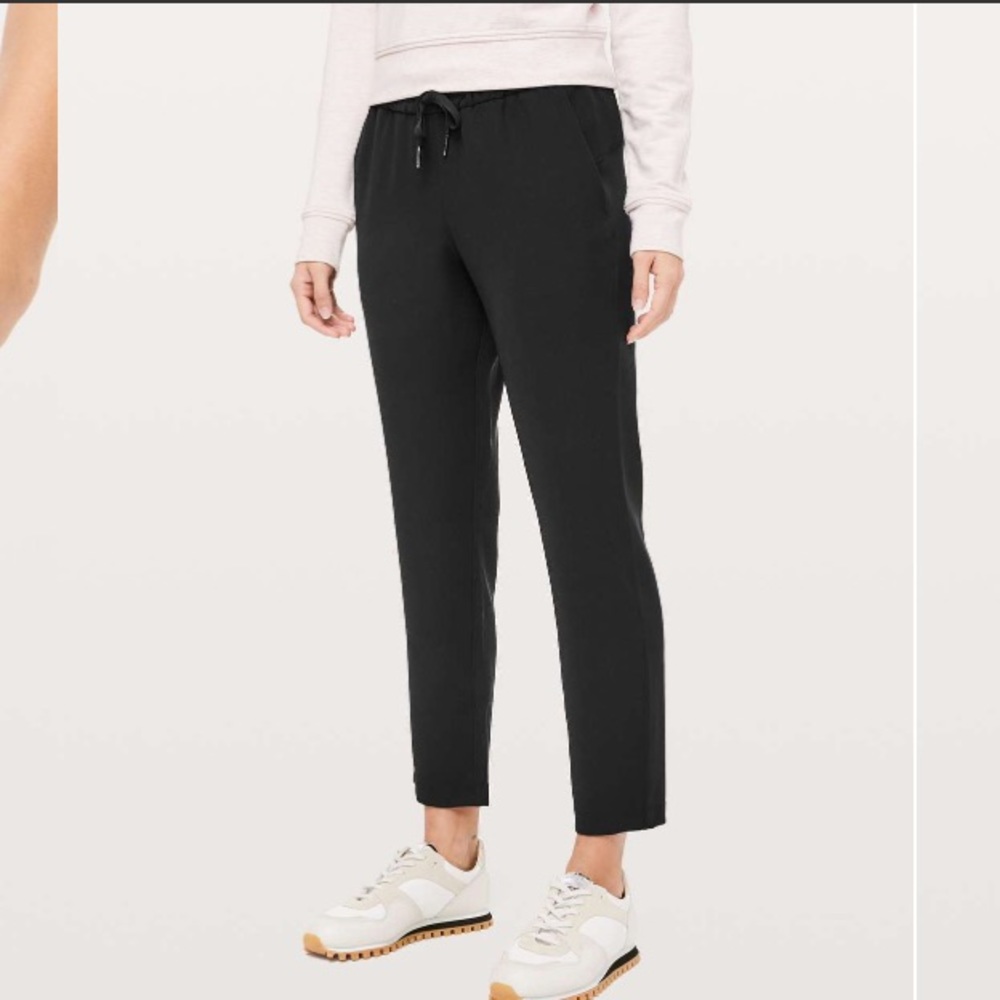 Lululemon on the fly pant woven like new black size 6